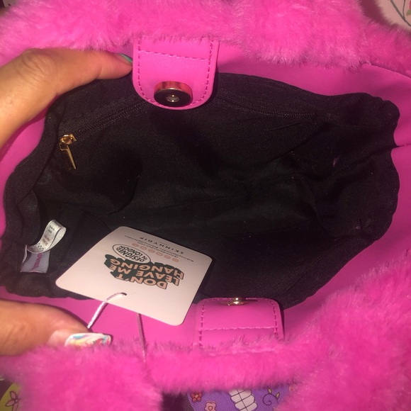 limited edition Barbie x Skinny Dip Pink Faux Fur Mini Crossbody Handbag! This - Picture 6 of 10